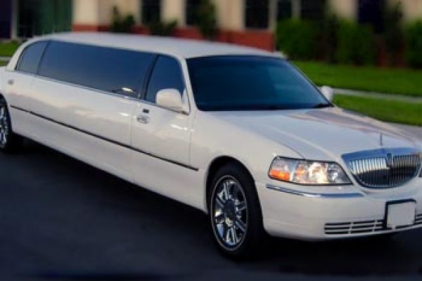 Sherwood Limo Company - Limos Edmonton is the best reputable company in Alberta, that provide the best reliable and secure limo rental service for Edmonton and surrounding areas, contact us-(780) 652-1381)
